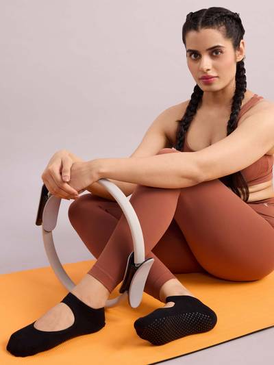 Pilates & Yoga Anti Slip Grip Socks for Women Non Slip Breathable Cotton Socks-Black