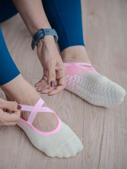 Mint & Oak - Pilates & Yoga Anti Slip Grip Socks for Women Non Slip Breathable Cotton Socks-White & Pink