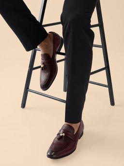 REGAL - Bordo Mens Textured Leather Tasseled Formal Slip On Moccasins