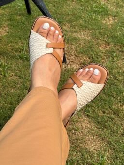 SANDALWALI - Womens Emma Square Toe Flats