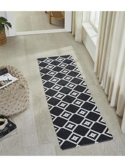 Mona B - Geometric Black Rug (1.83x6 Feet)
