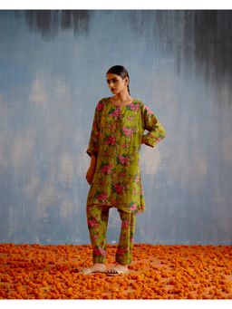 Shetab Kazmi - Green Short Kurta with Skinny Salwar (Set of 2)