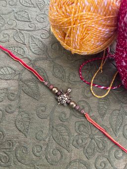 Digital Dress Room - Gold Plated Tortoise Designer Rakhi Bracelet Thread