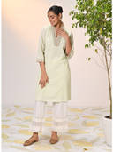 Green color option, Sold out, Currently selected