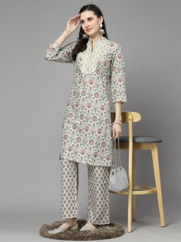 Nayam by lakshita - Green Printed Lace Yoke Design Kurta with Palazzo (Set of 2)