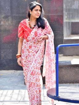 Sundarii - Pink Vintage Vibes Georgette Saree with Unstitched Blouse