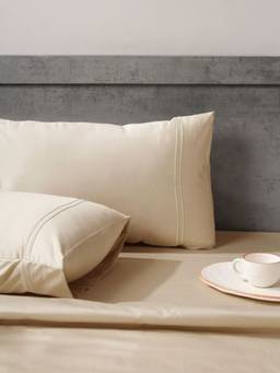 House of Owlet - Ivory Solid 400TC Super King Bedsheet with 2 Pillow Covers
