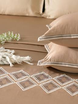 House of Owlet - Brown 300Tc Cotton Flat Embroidered Bedsheet with 2 Pillow Covers (Super King)