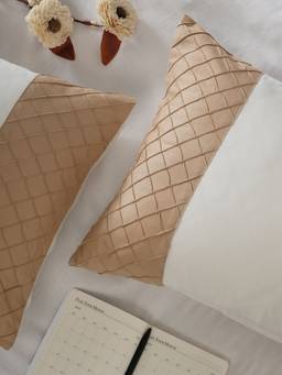 House of Owlet - Light Cream Solid Super King Bedsheet With 2 Pillow Covers
