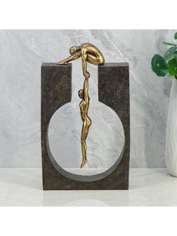 HomeTown - Willow Polyresin Man Holding Woman 31 Cm Brown And Gold