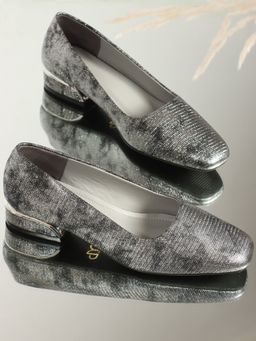 The White Pole - Women Grey Synthetic Leather Pumps