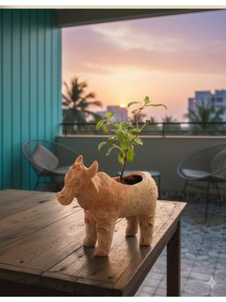 Swadeh - Meadow Cow Shaped Plater