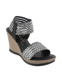 Black color option, Sold out, Currently selected
