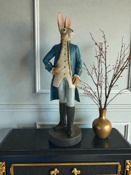 Sun Mun Decors - Royal Bunny Figurine