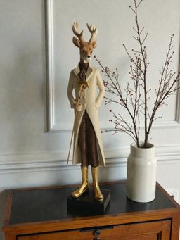 Sun Mun Decors - Royal Reindeer Figurine