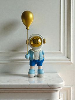 Sun Mun Decors - Blue Astronaut with Balloon