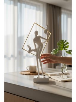 Sun Mun Decors - White Lady On Scarf