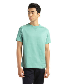 Levi's - Men Blue Solid Regular Fit T-Shirt