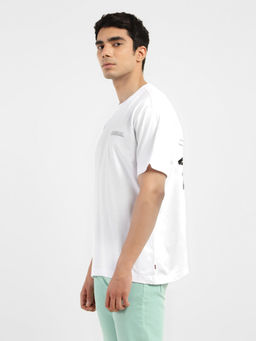 Levi's - Men White Typography Relaxed Fit T-Shirt