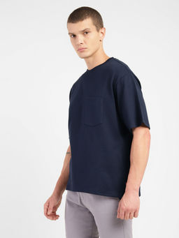 Levi's - Men Navy Blue Solid Relaxed Fit T-Shirt