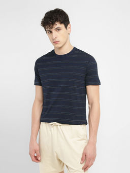 Levi's - Men Navy Blue Stripes Slim Fit T-Shirt