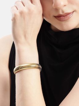 Carlton London - Women 18Kt Gold Plated Snake Texture Supple Kada
