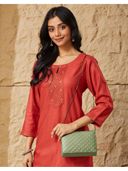 Green color option, Sold out, Currently selected