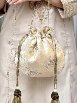 AMYRA - Off White Ras Velvet Embroidered Potli Bag