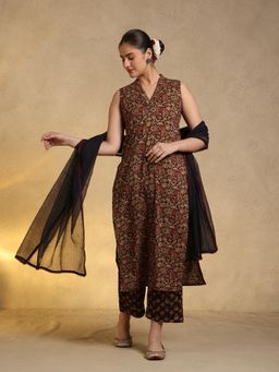 Jaipuri Banno - Black Sleeveless Kurta with Pant and Dupatta