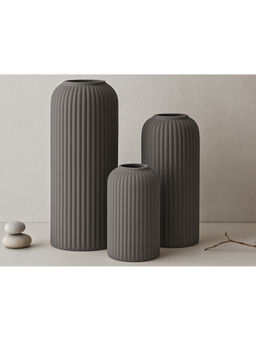 BODHI HOUSE - Grey Ceramic Ribbed Flower Vase