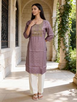 Rangita - Women Lavender Viscose Rayon Embroidered Kurta