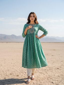 Rangita - Women Green Chanderi Embroidered Kurta