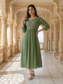 Rangita - Women Green Rayon Slub Embroidered Kurta