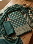 Green color option, Sold out, Currently selected
