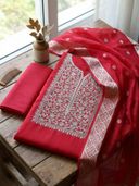Red color option, Sold out, Currently selected