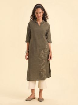 VISMAY - Women Grey Embroidered Kurta