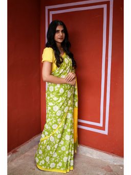 Moora - Women Green Cotton Saree with Unstitched Blouse