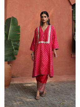 Begum Pret - Pink Faris Phiran Kurta with Pant (Set of 2)