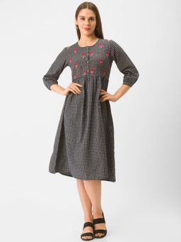 Globus - Black Embroidered Dress