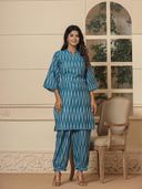 Teal color option, Sold out, Currently selected