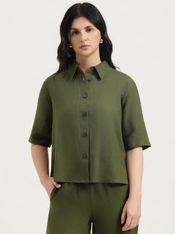 United Colors of Benetton - Olive Green Regular Fit Spread Collar Solid Shirt