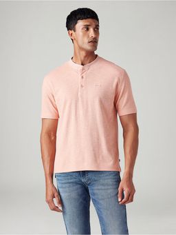 Levi's - Mens Solid Regular Fit Ribbed T-Shirt - Peach