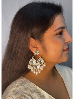 ISHKAARA - Traditional Peal Kundan Earrings