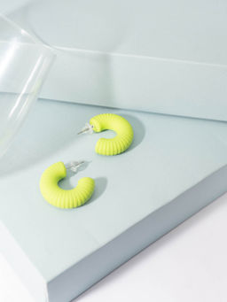 Niscka - Chic Green Hoop Earrings