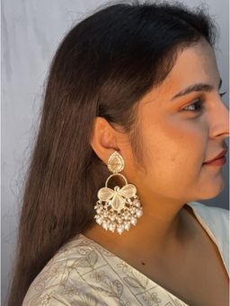 ISHKAARA - White Pearl and Kundan Festive Earrings
