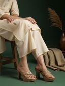 Beige color option, Currently selected