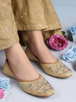 Iconics - Women Beige Embellished Geometric Beadwork Ethnic Juttis