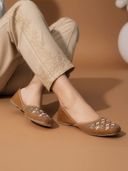 Tan color option, Currently selected