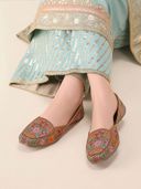 Brown color option, Currently selected