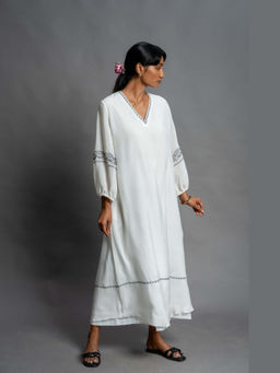 Mantra - Women White Muslin Embroidered Dress